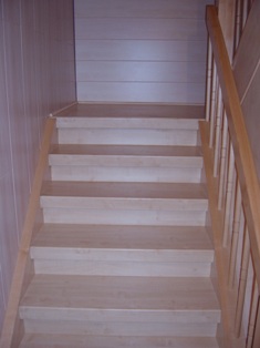 Podesttreppe nach der Treppenrenovierung Ralf f