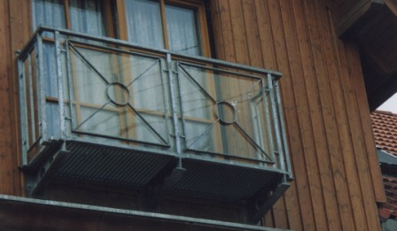 französischer Balkon mit zusätzlichem Austritt